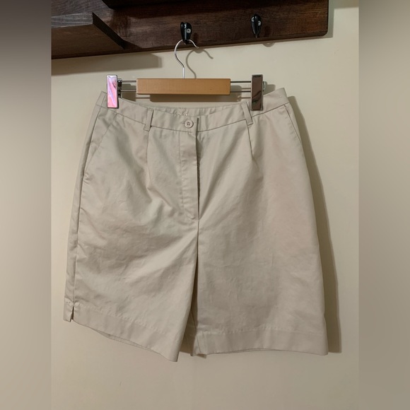 Women’s Tabi golf shorts - new without sale tags - Picture 1 of 9